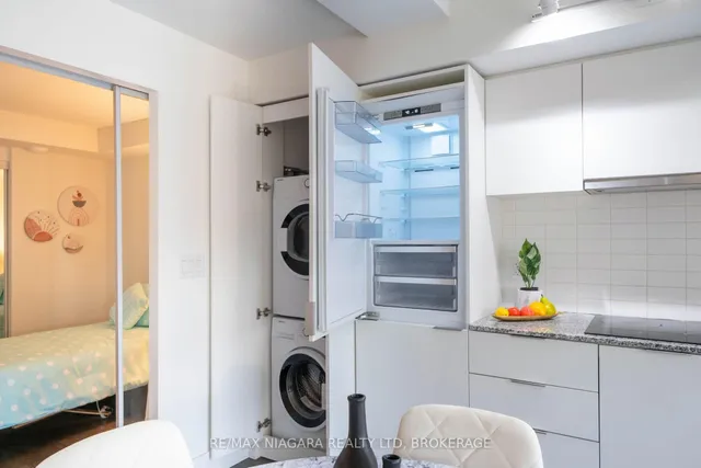 Additional image 16 of 955 Bay St Unit 2109