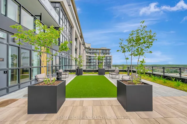 Additional image 23 of 405 Dundas St Unit 702