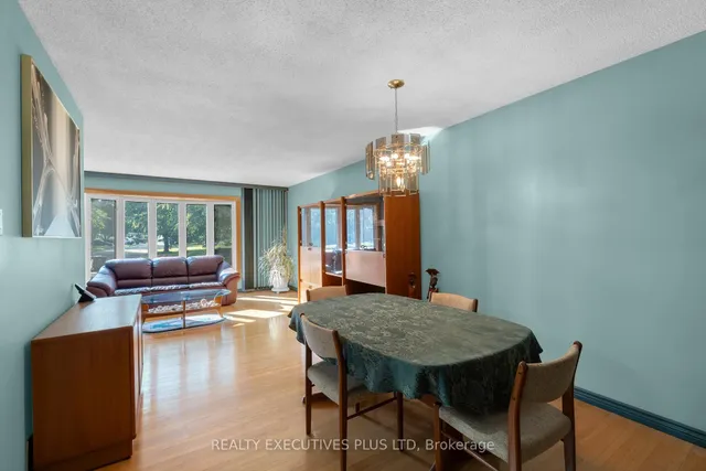 Additional image 12 of 23 Brookdale Cres