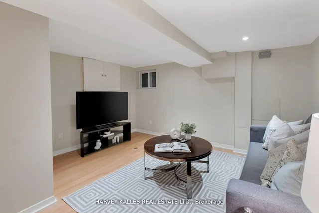 Additional image 33 of 65 Tiverton Ave