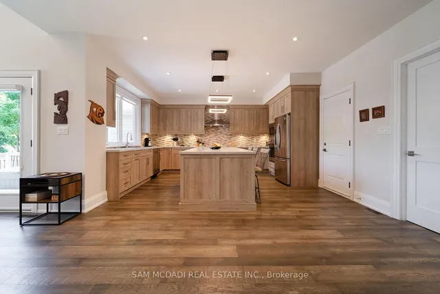 Additional image 29 of 2163 Deyncourt Dr