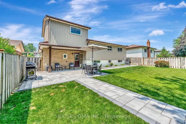 Additional image 45 of 770 Applewood Cres