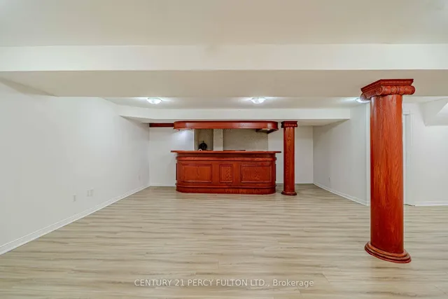 Additional image 30 of 45 Oak Knolls Cres