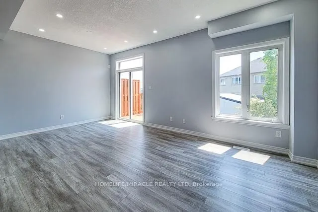 Additional image 10 of 77 Highgate Dr