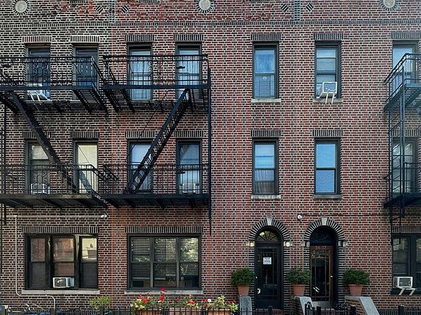 34-35 30th St #6, Astoria, NY 11106