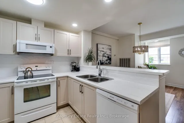 Additional image 20 of 262 Dundas St Unit 105