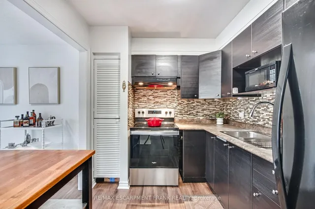 Additional image 14 of 985 Limeridge Rd Unit 33