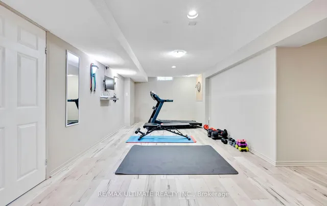 Additional image 20 of 2087 Mayflower Blvd