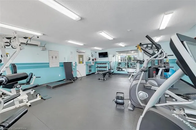 Additional image 39 of 500 Green Rd Unit 412