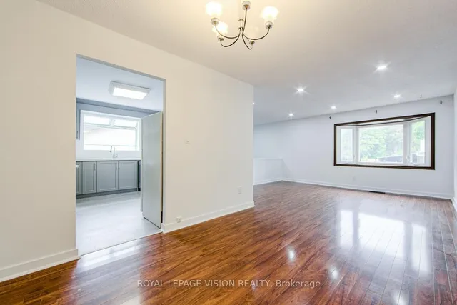 Additional image 10 of 127 Freshmeadow Dr