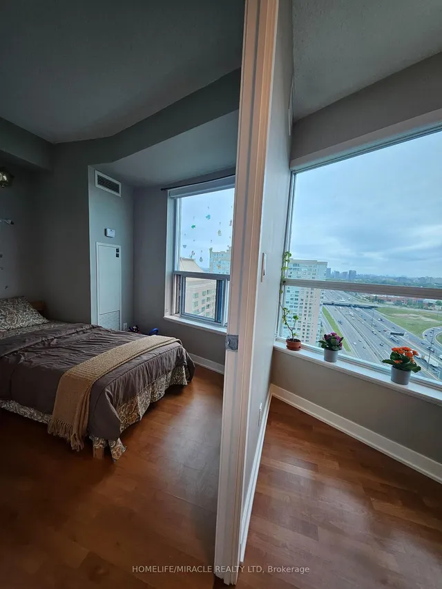 Additional image 13 of 36 Lee Centre Dr Unit 3011