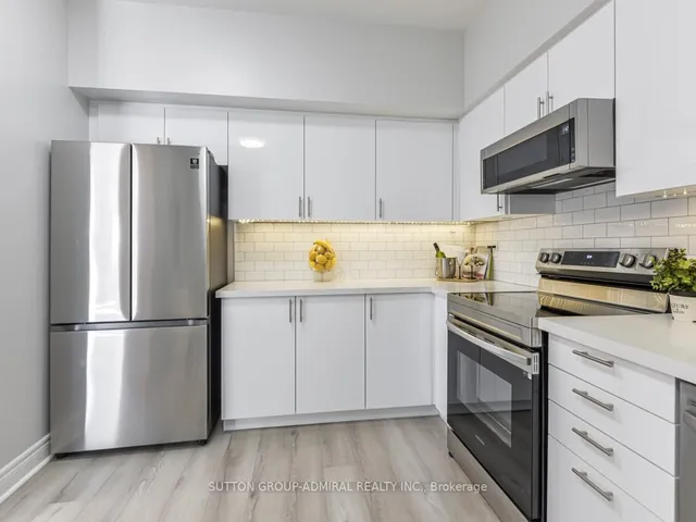 Additional image 7 of 1 Clairtrell Rd Unit 309