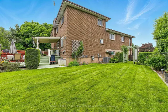 Additional image 36 of 74 Roseville Dr