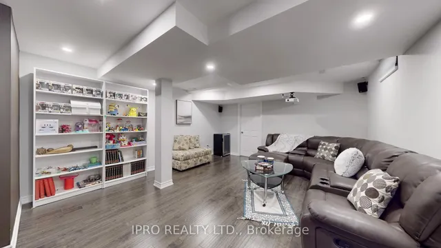 Additional image 46 of 35 Redcastle St