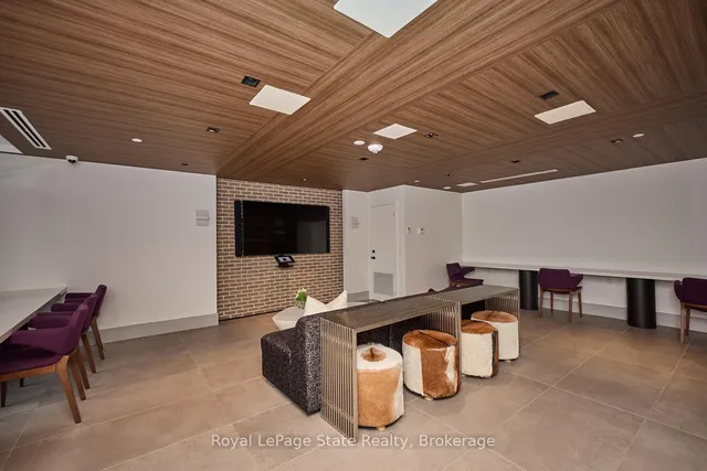 Additional image 22 of 600 North Service Rd Unit 204