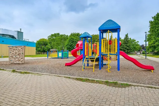 Additional image 38 of 50 Sandalwood Ave