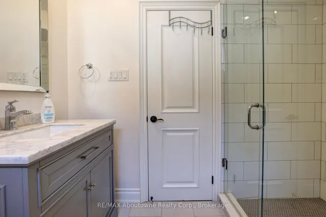 Additional image 35 of 1913 Steepbank Cres