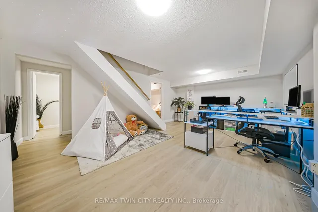 Additional image 19 of 391 Pioneer Dr Unit 3