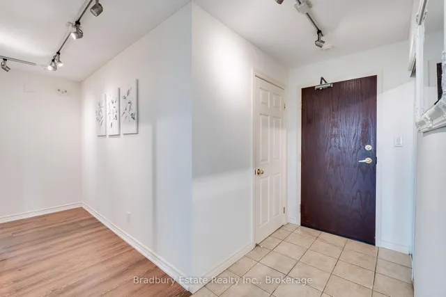 Additional image 2 of 262 Dundas St Unit 105