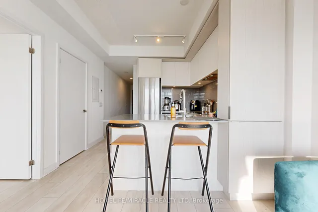 Additional image 17 of 225 Sumach St Unit 808