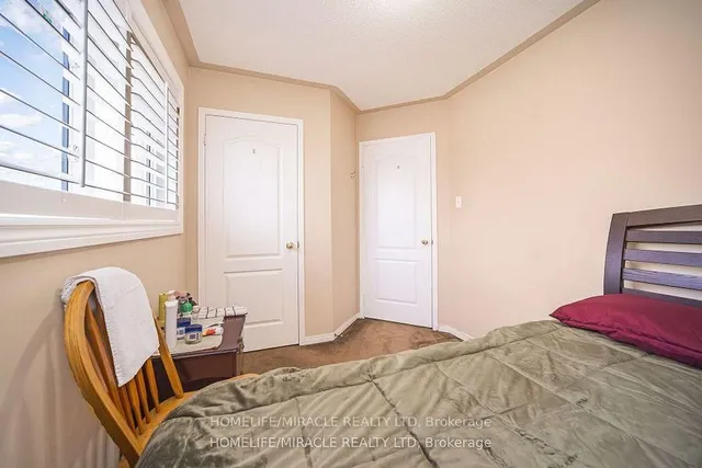 Additional image 21 of 31 Larkspur