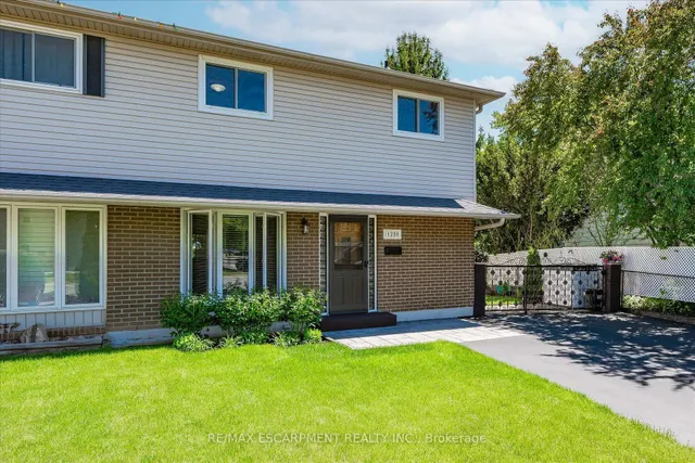 Additional image 3 of 1280 Consort Cres