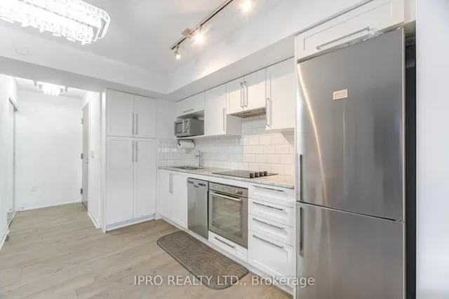 Additional image 8 of 275 Village Green Sq Unit 1722