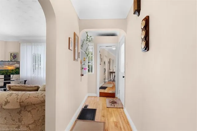 Additional image 5 of 693 Upper James St