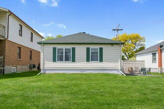 Additional image 3 of 905 Third St E