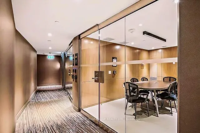 Additional image 37 of 585 Bloor St Unit 2017