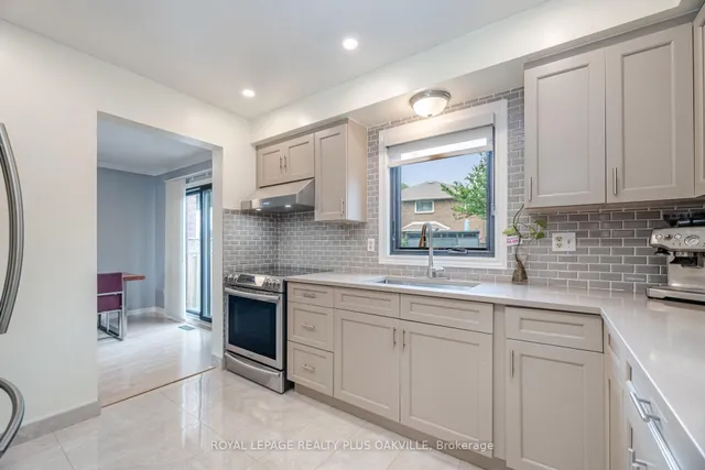 Additional image 17 of 421 Laurentian Ave