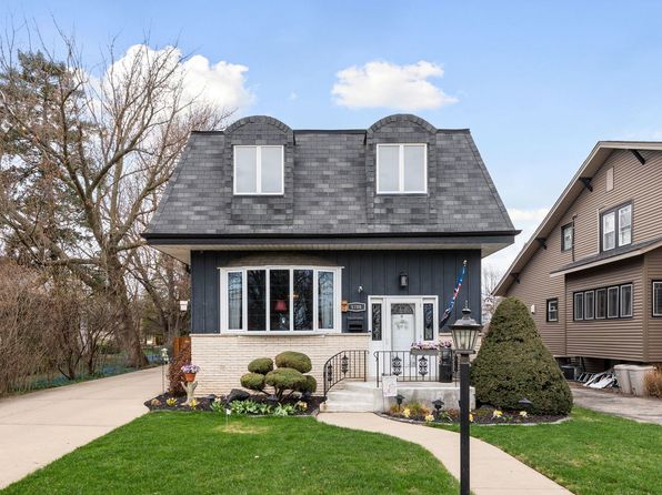 5706 N New Hampshire Ave, Chicago, IL 60631