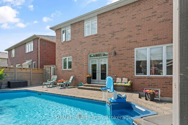 Additional image 41 of 401 Schreyer Cres