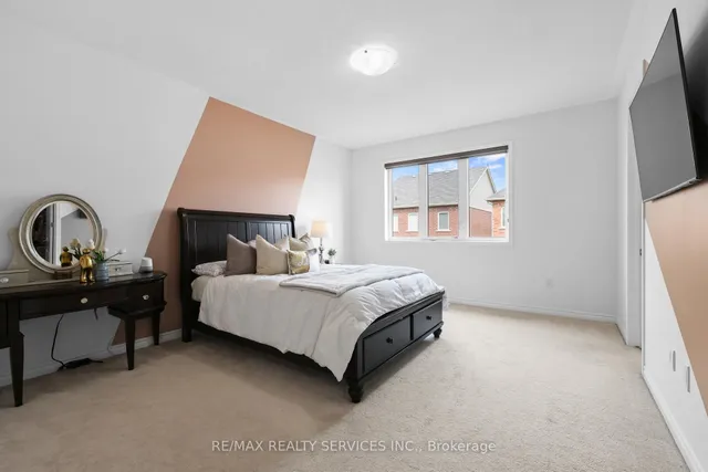 Additional image 24 of 26 Troyer St