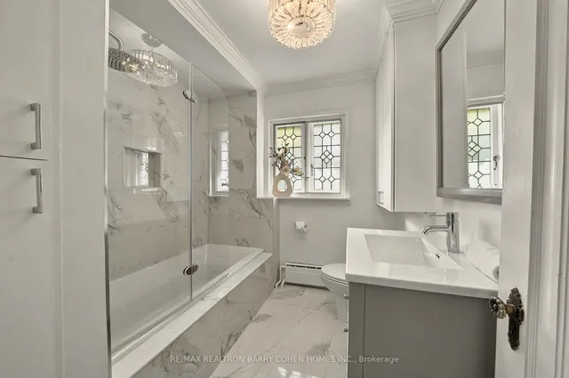 Additional image 12 of 67 Chatsworth Dr