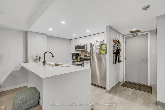 Additional image 10 of 705 King St Unit 805