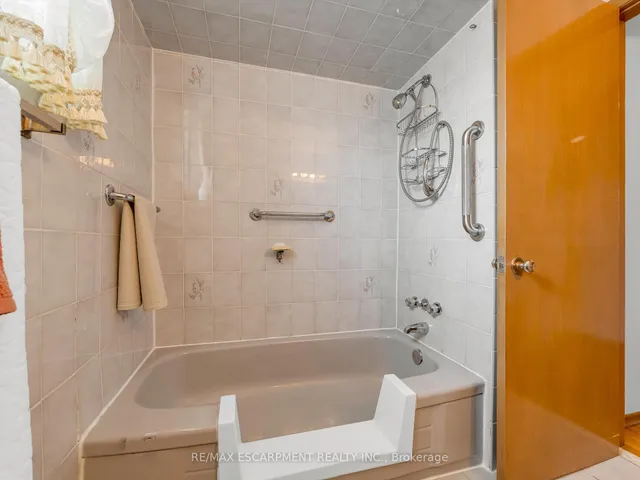 Additional image 22 of 31 Kilbourn Ave