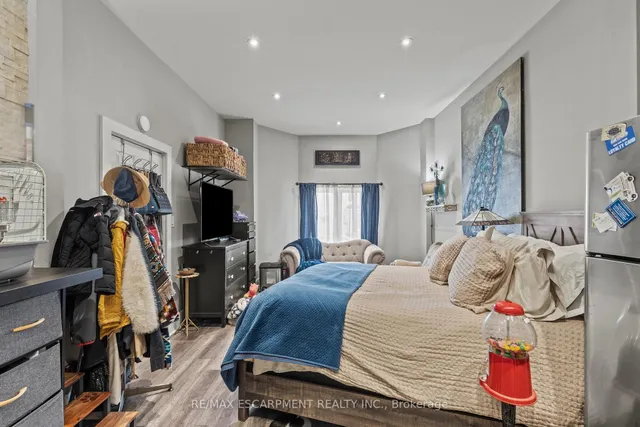 Additional image 10 of 181 West Ave