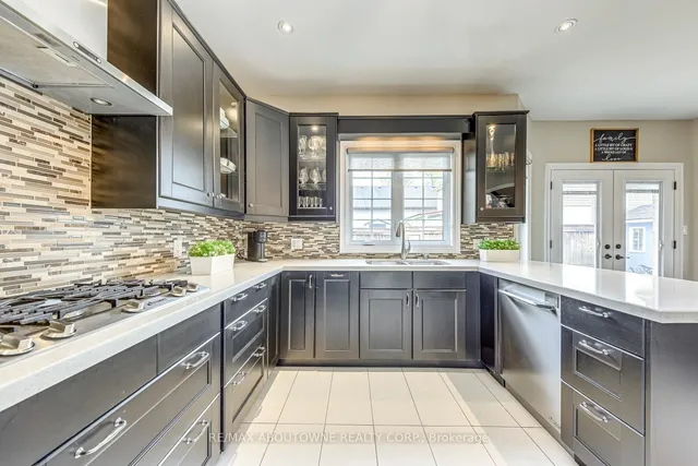 Additional image 20 of 20 Vinegar Hill St