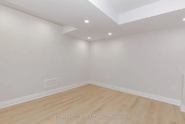 Additional image 32 of 16 Polygon Crt