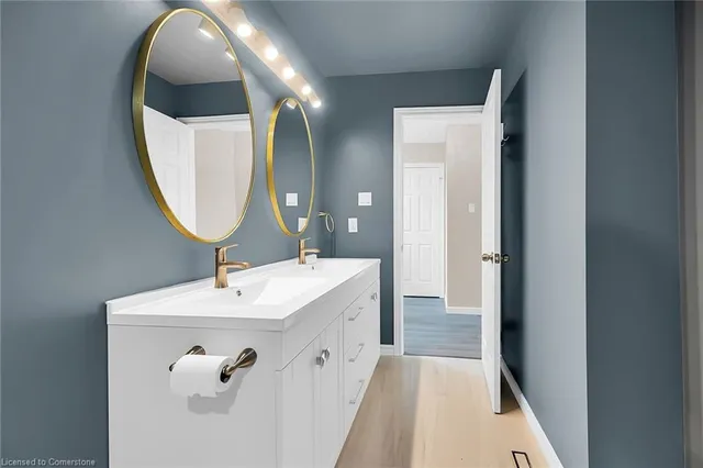 Additional image 33 of 1198 Upper Wentworth St