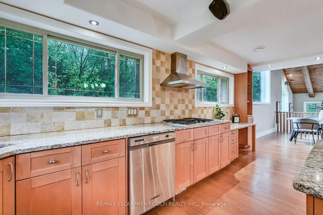 Additional image 11 of 693 Powerline Rd