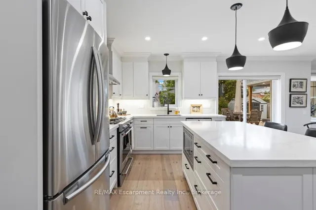 Additional image 39 of 2109 Wellington Ave