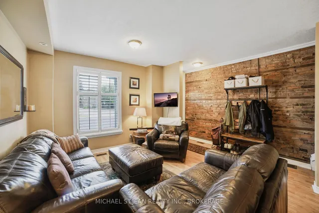 Additional image 9 of 461 Main St