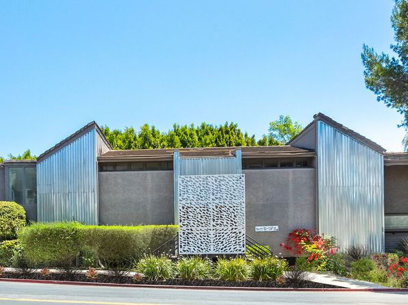 110 N Barrington Ave, Los Angeles, CA 90049