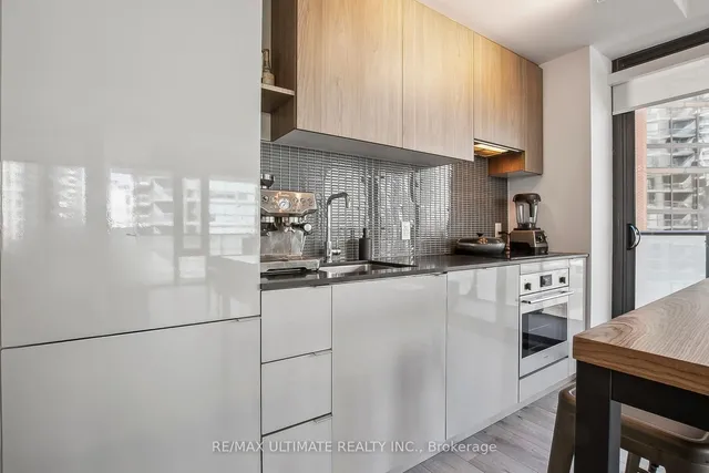 Additional image 27 of 161 Roehampton Ave Unit 601