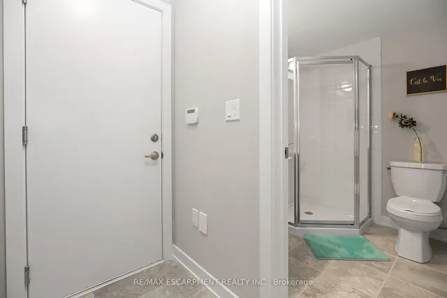 Additional image 16 of 527 SHAVER Rd Unit 24