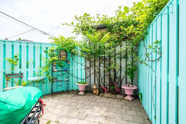 Additional image 32 of 27 Lindner St