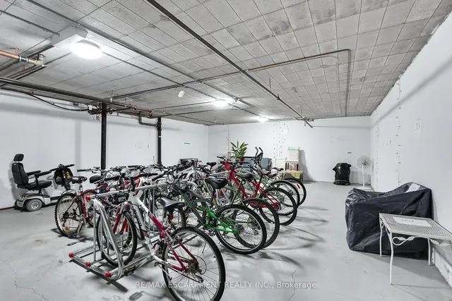 Additional image 27 of 8 Woodman Dr Unit 708