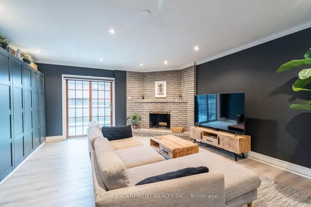 Additional image 33 of 14 Vista Crt